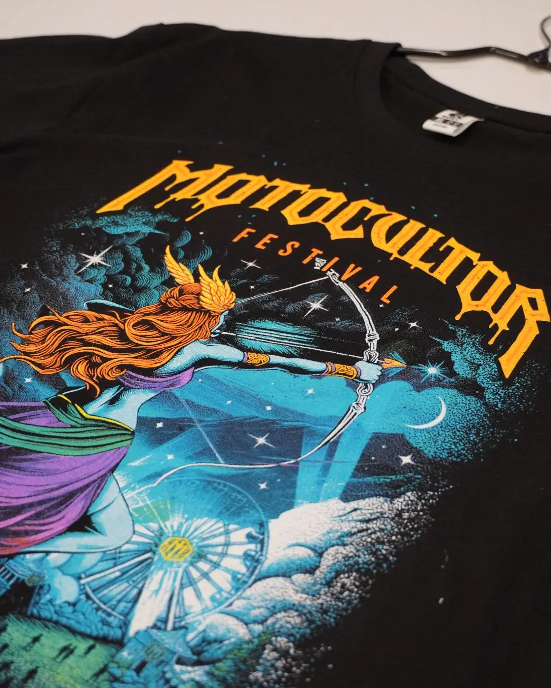 t shirt col rond noir impression serigraphie motif femme